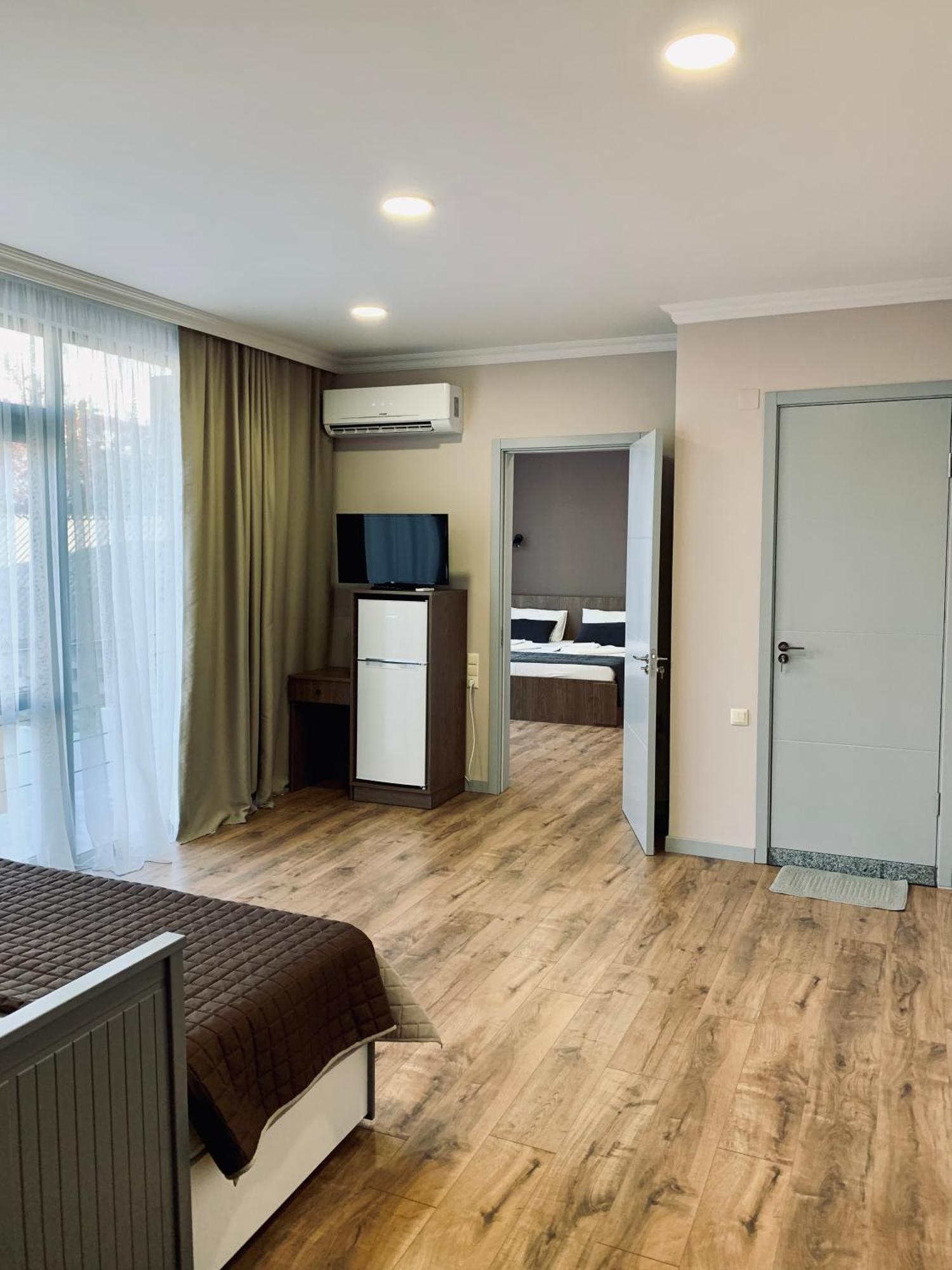 Guest House Smile Kobuleti Exterior photo