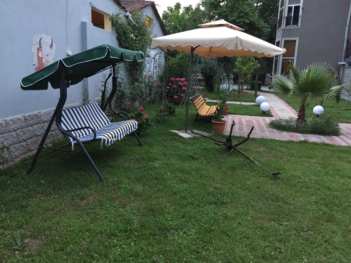Guest House Smile Kobuleti Exterior photo